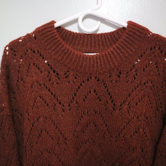 Women's Old Navy Cozy Pointelle-Knit Crew-Neck Sweater - Picture 2 of 5